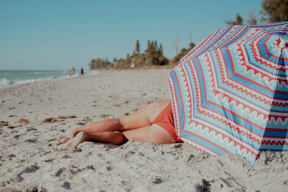 Priprava na sproščen poletni oddih ob morju